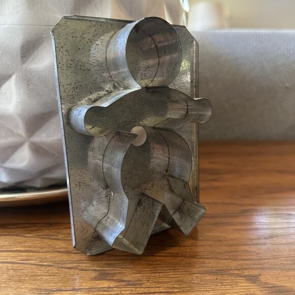 Vintage Primitive GINGERBREAD MAN 5" Cookie Cutter Tin Flat Back Handle Canada - Picture 3 of 11